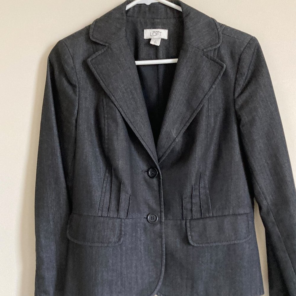 Barely Worn Fashionable Jacket with gorgeous scarf